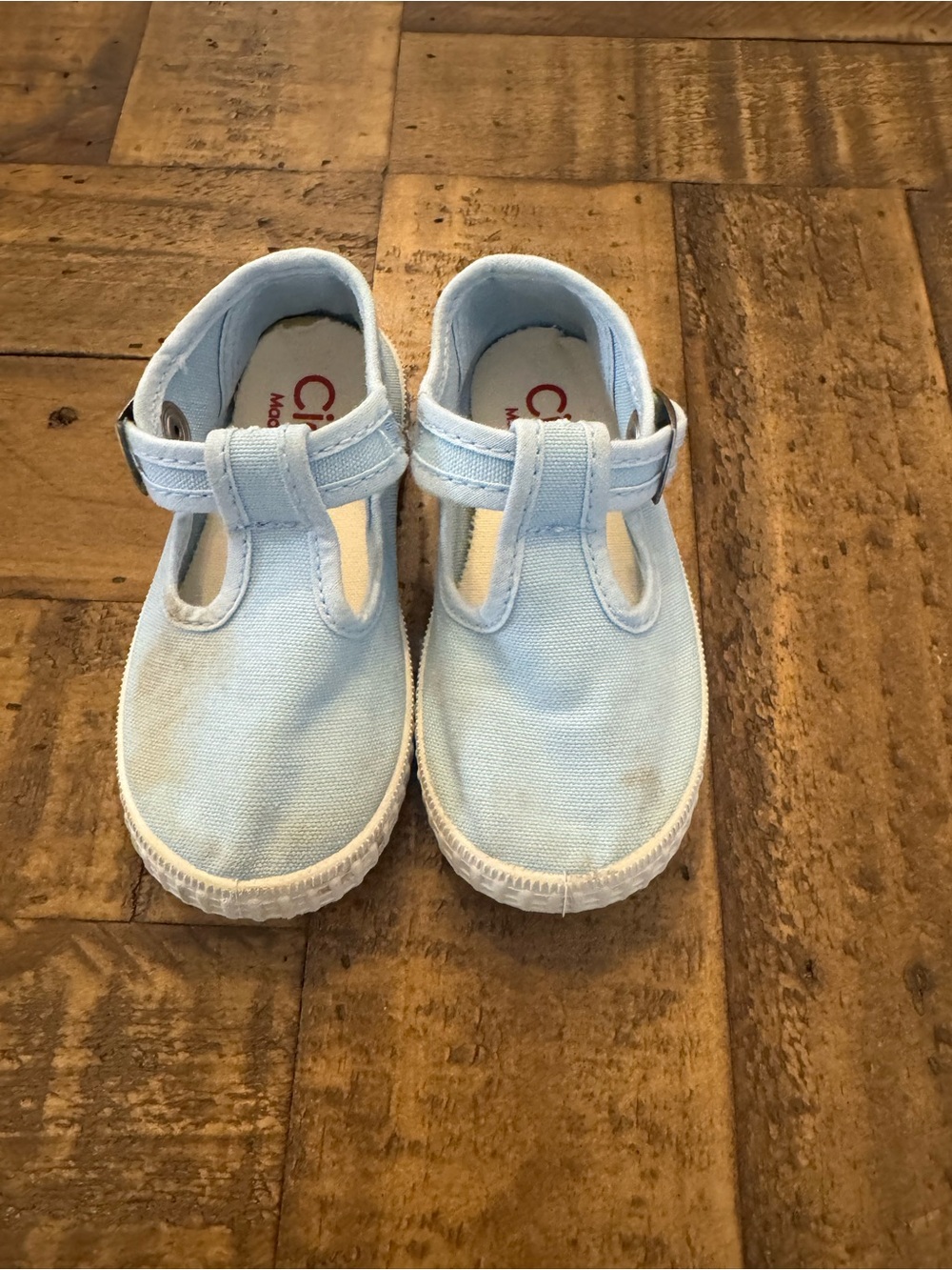 Cienta Light Blue Canvas T‑Bar Sandals for Kids